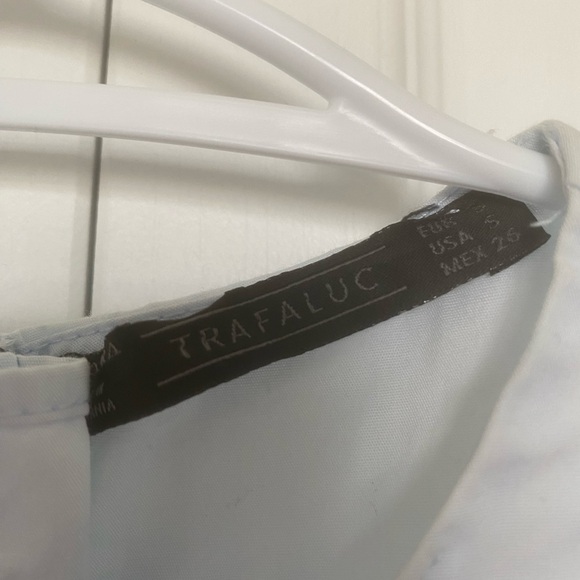 Trafaluc t-shirt with capped sleeves, size small - Picture 3 of 3